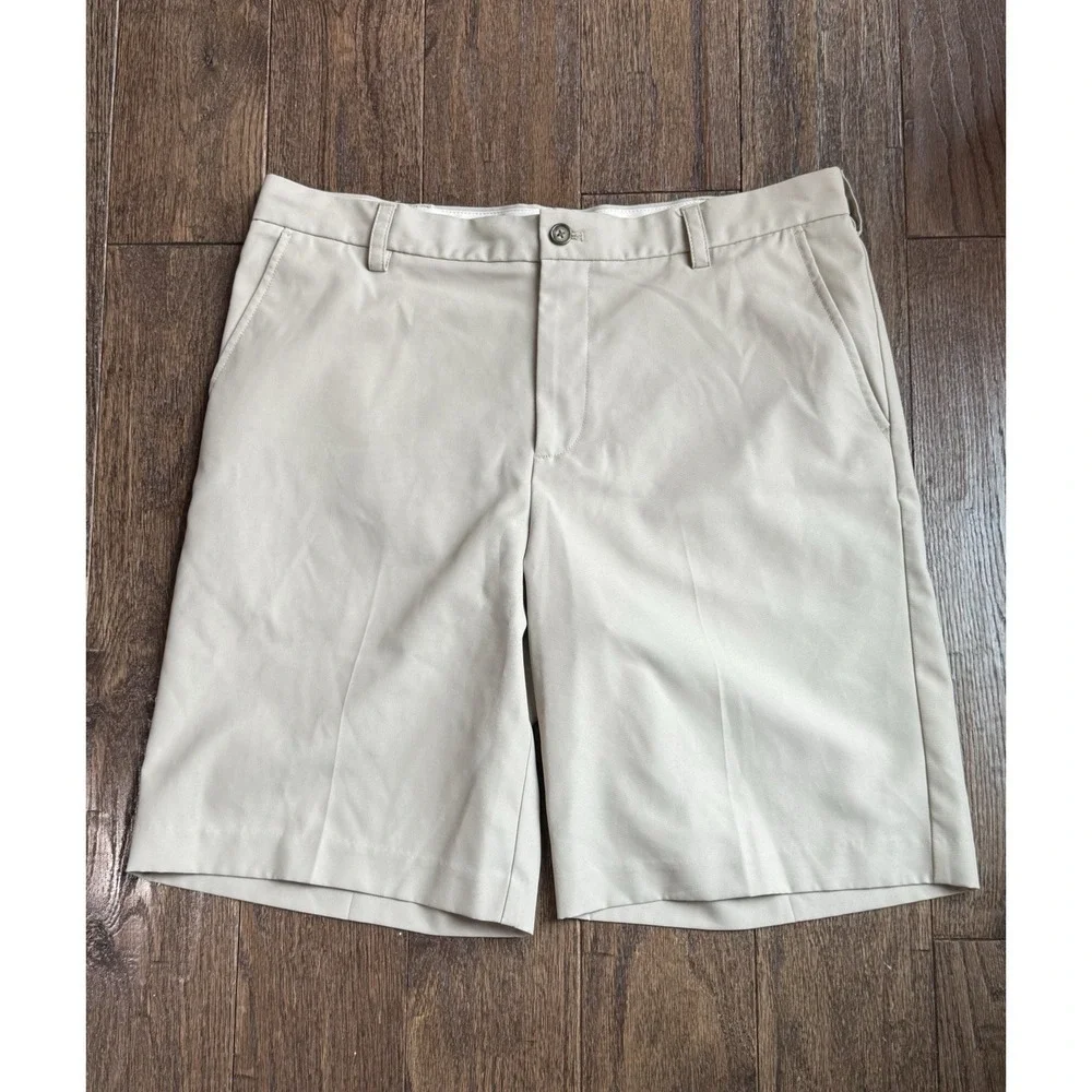 Izod Men's Khaki Golf Shorts - 36
